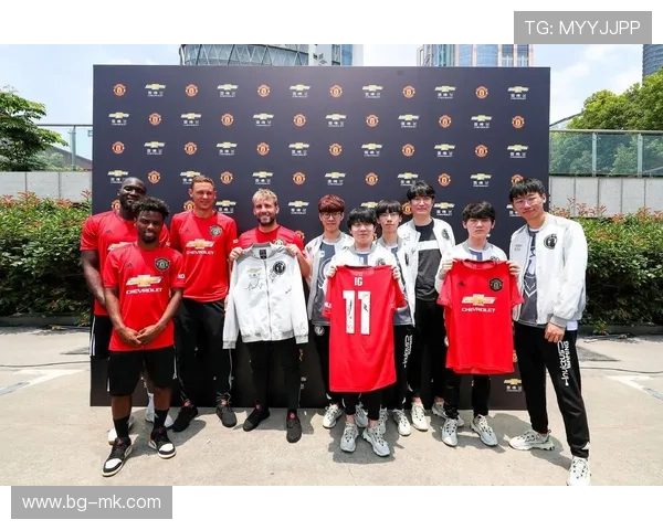 足球四大球星齐聚一堂同框合影展现传奇风采与荣耀时刻